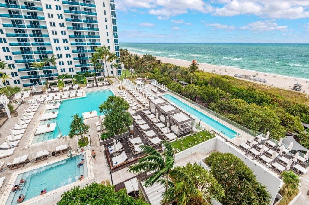 2301 Collins Ave # 811, Miami Beach FL 33139