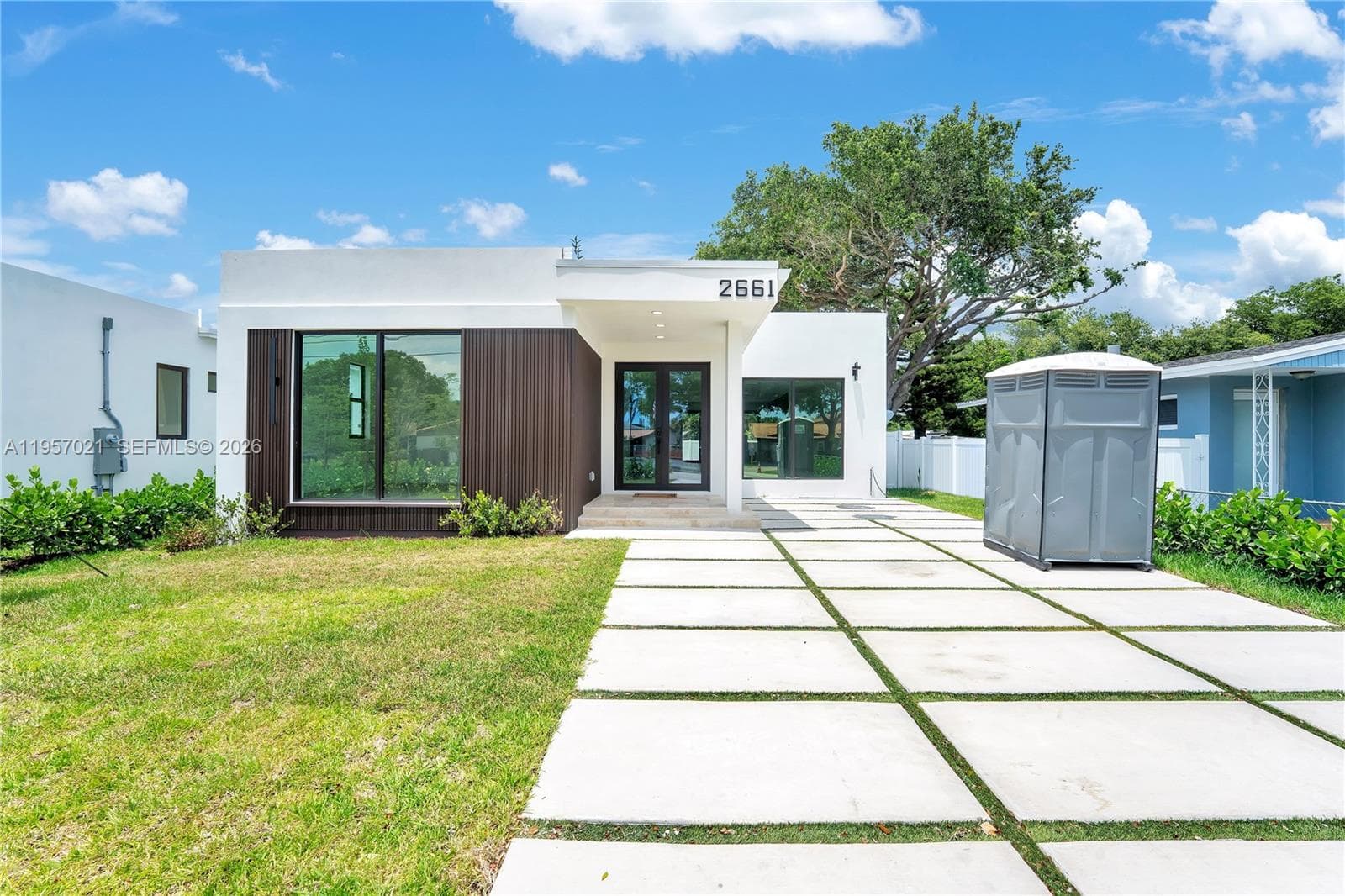 2661 Johnson St, Hollywood FL 33020