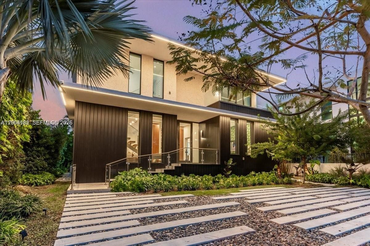 4354 Alton Rd, Miami Beach FL 33140