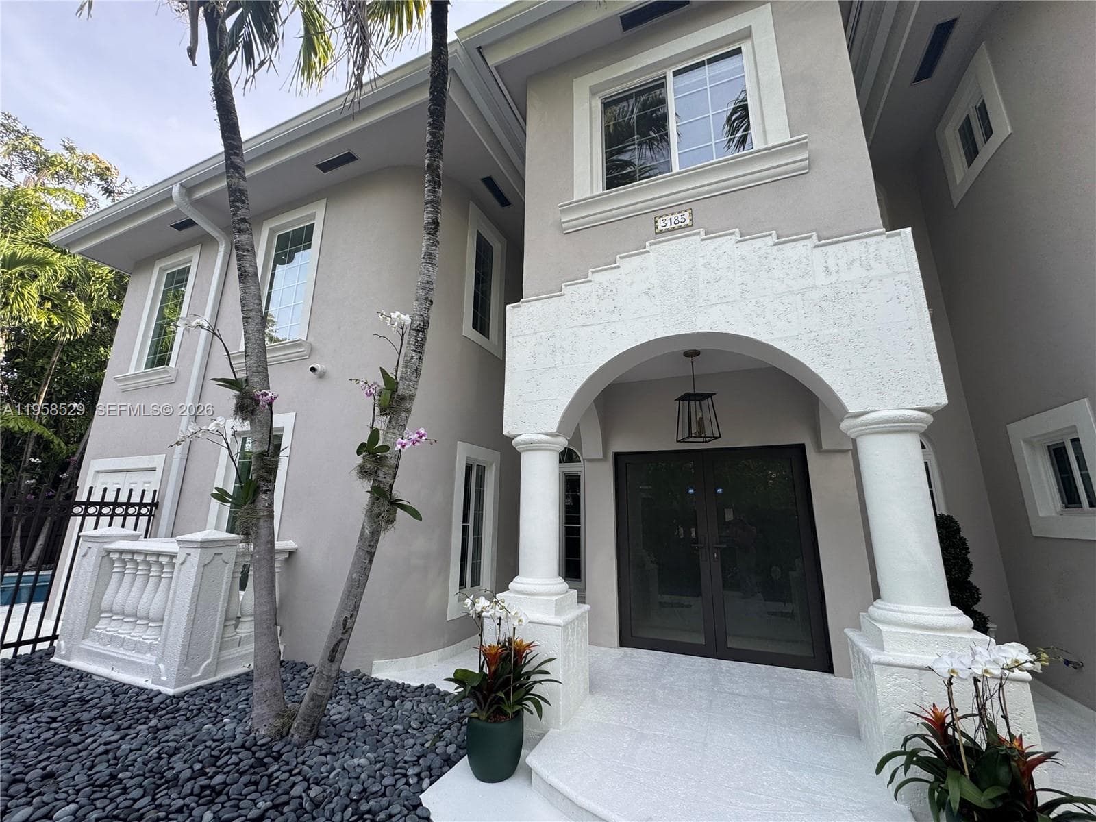 3185 Washington St, Miami FL 33133