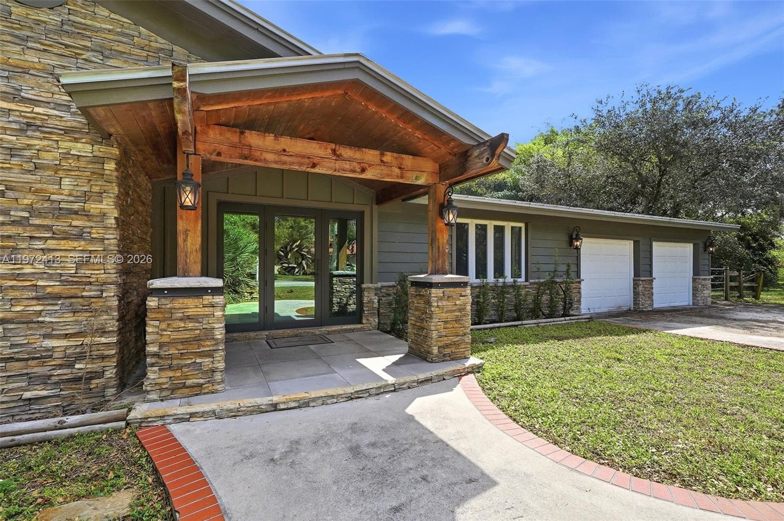 400 Farmington Dr, Plantation FL 33317