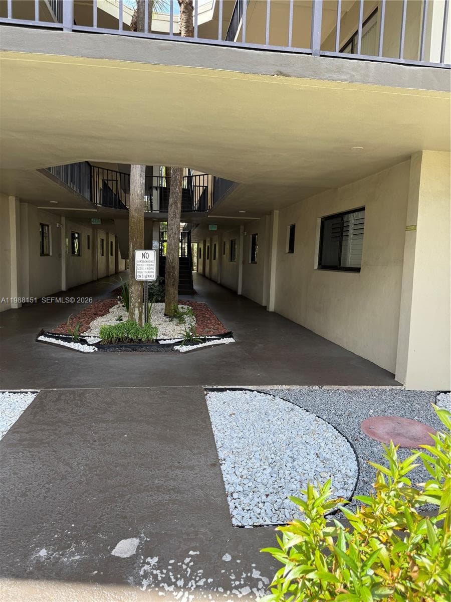 5130 Las Verdes Cir # 123, Delray Beach FL 33484