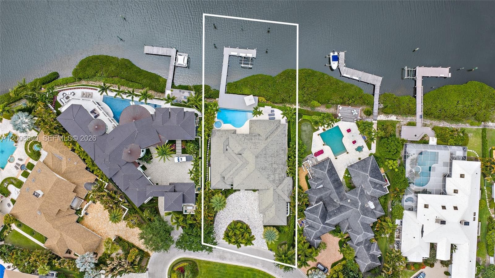 121 Commodore Dr, Jupiter FL 33477